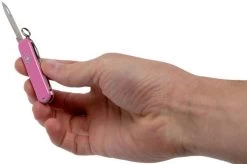 Victorinox Classic SD Licht Roze 0.6223.51 Swiss Pocket Knife -Optimal Knife Shop VT0 6223 51 05 victorinox